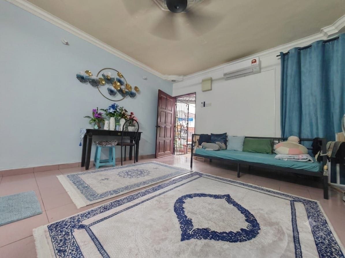 2-Storey Terrace House, Taman Beringin FOR SALE  (CORNER LOT)