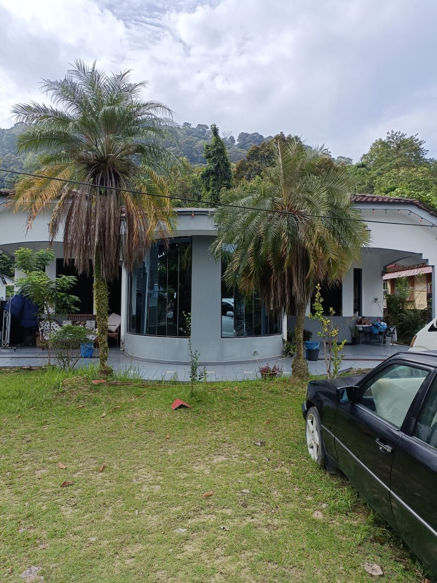 SP86 - BANGLO SETINGKAT LUAS & EKSKLUSIF - KAMPUNG ISTANA BATU PAHAT.