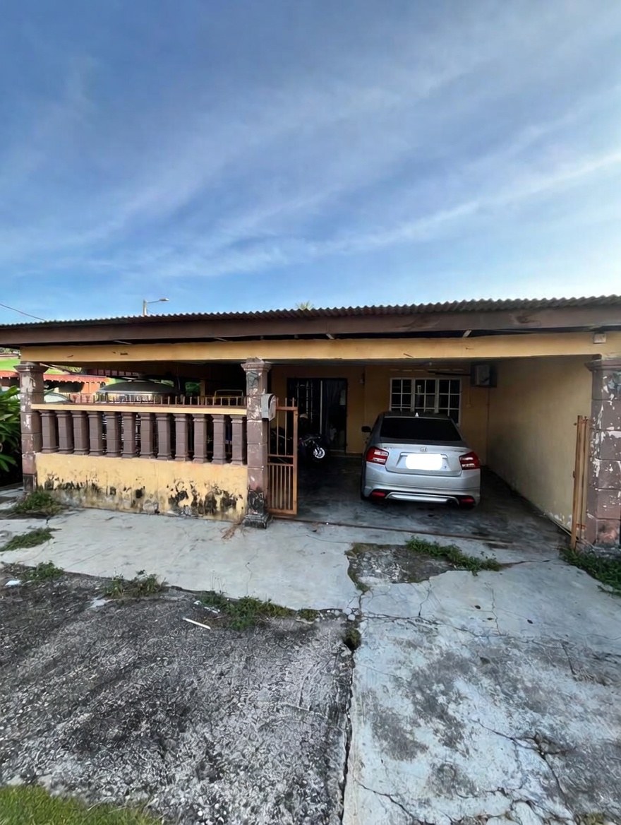 Low Cost House In Muar At Kampung Kenangan Tun Dr Ismail . Corner Lot