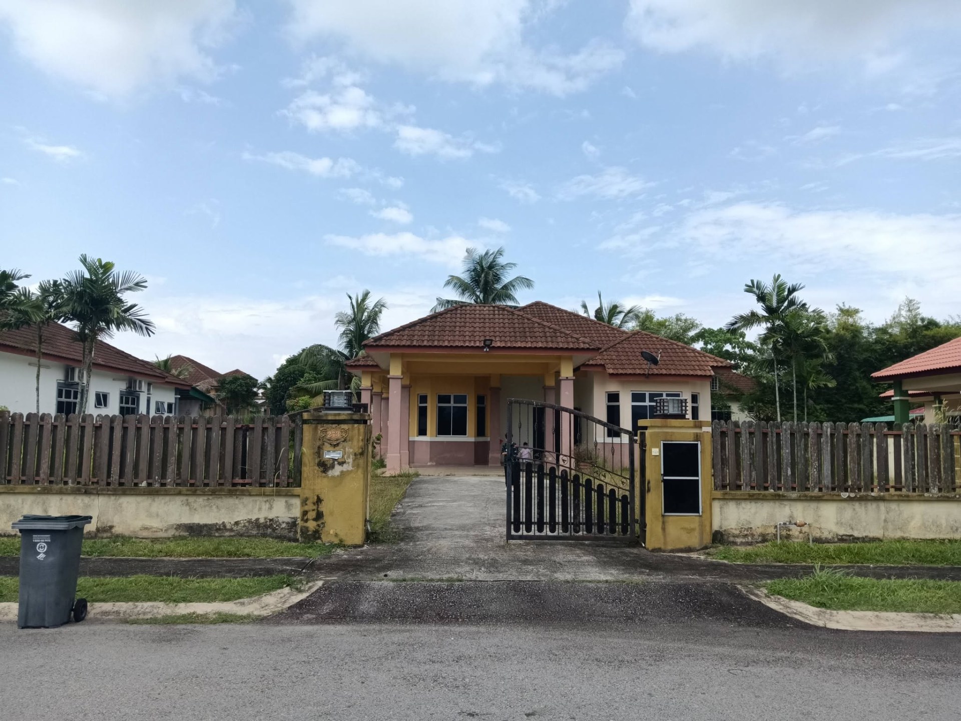 TAMAN IDAMAN VILLA