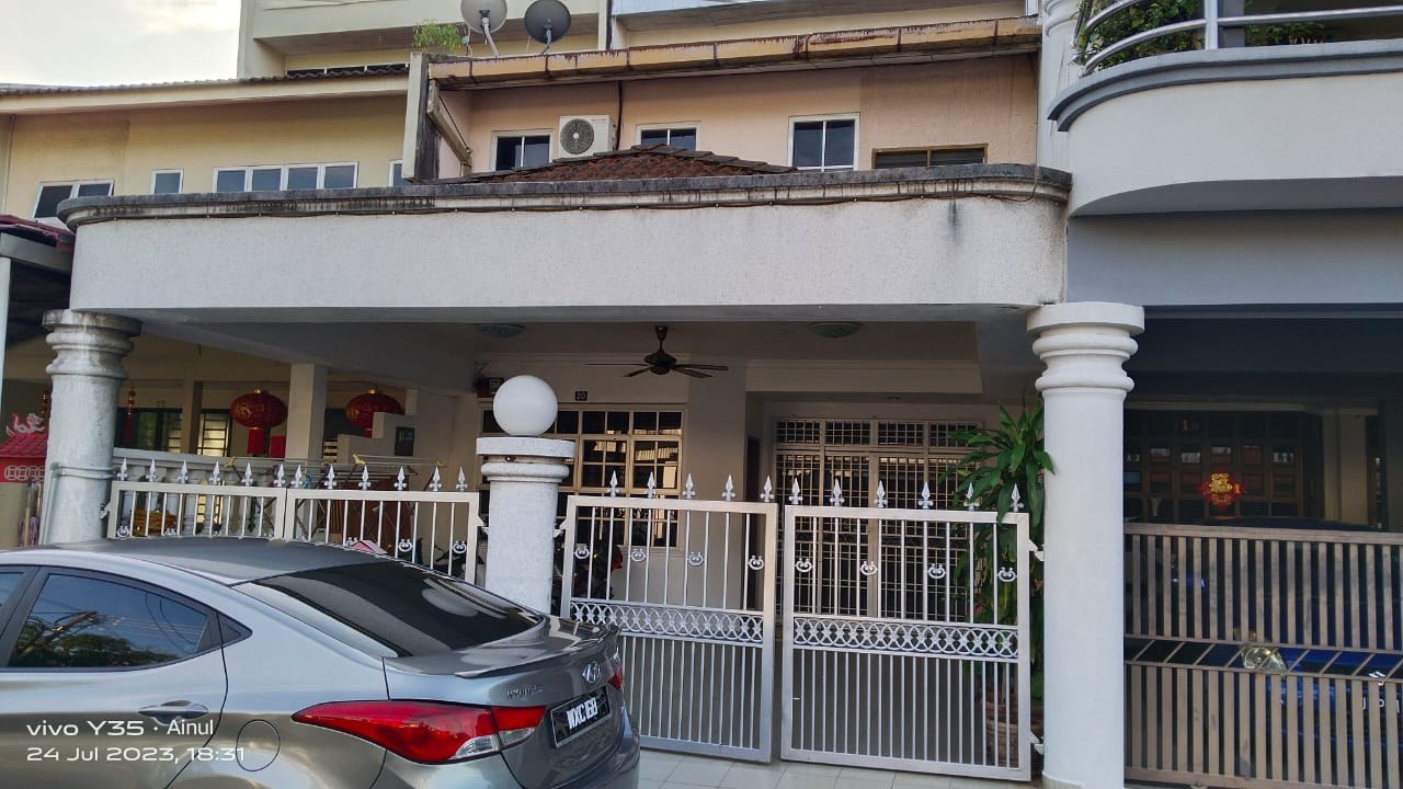 SP33 - RUMAH TERS 2 TINGKAT – TAMAN TANJUNG BATU PAHAT.