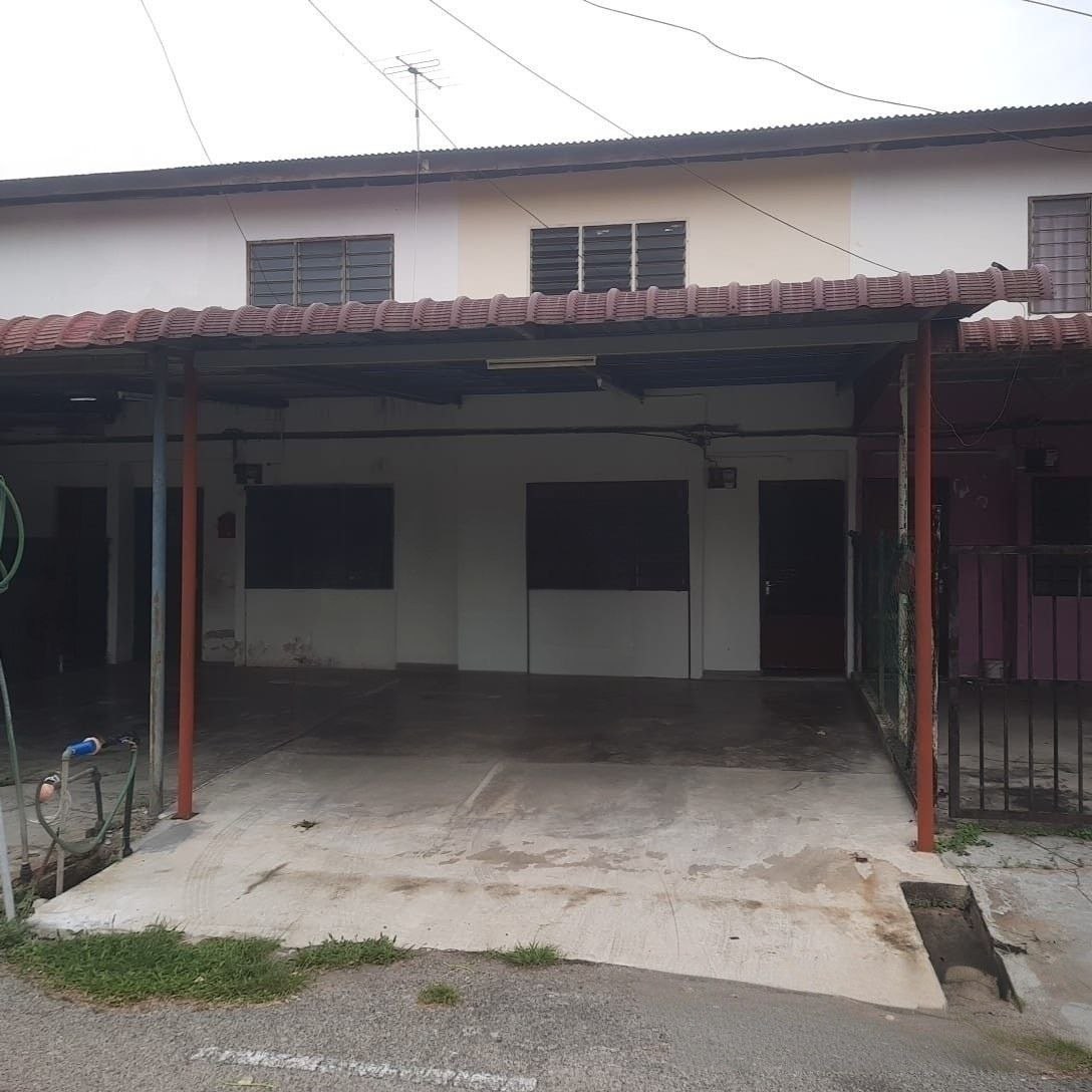 Bukit Kangkar Tangkak  Teres 2-tingkat. Sesuai Untuk Tinggal Atau Disewakan