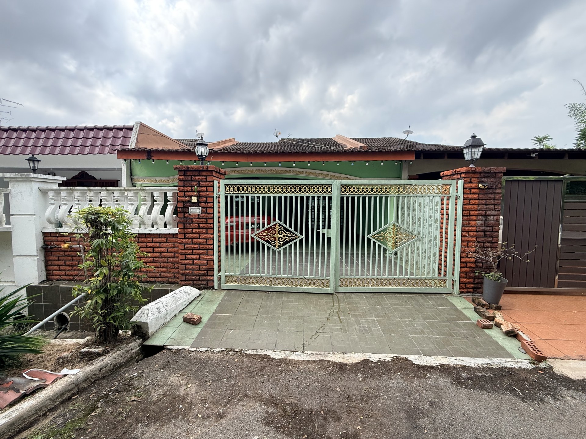 Single Storey Taman Perling Big Size For Sales