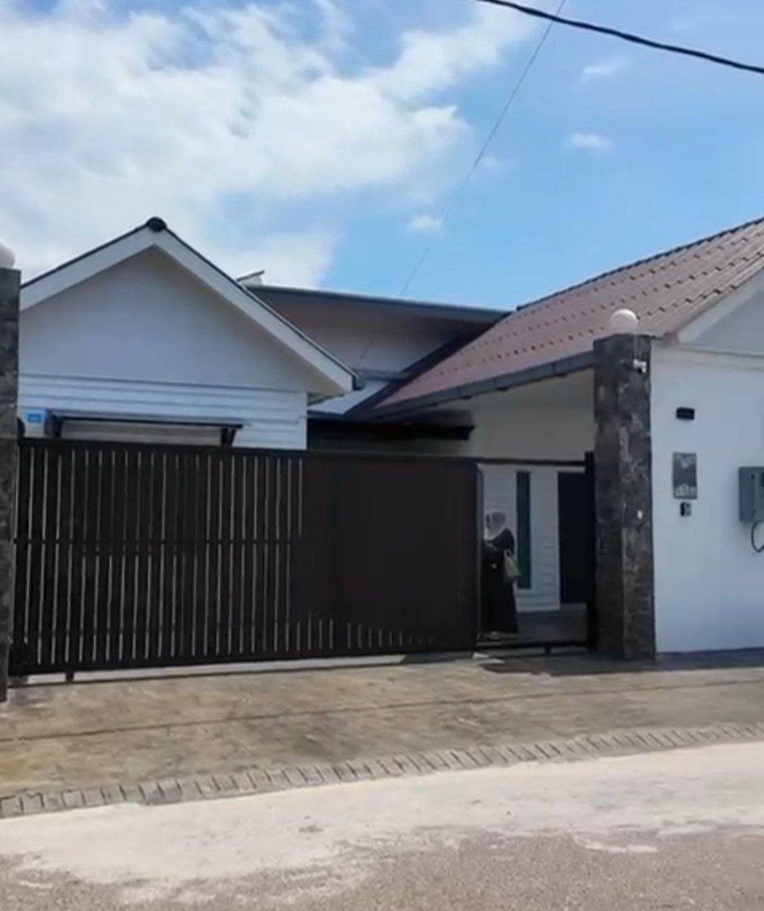 SP92 - RUMAH TERES SETINGKAT -  TAMAN SERI LAMBAK KLUANG, JOHOR