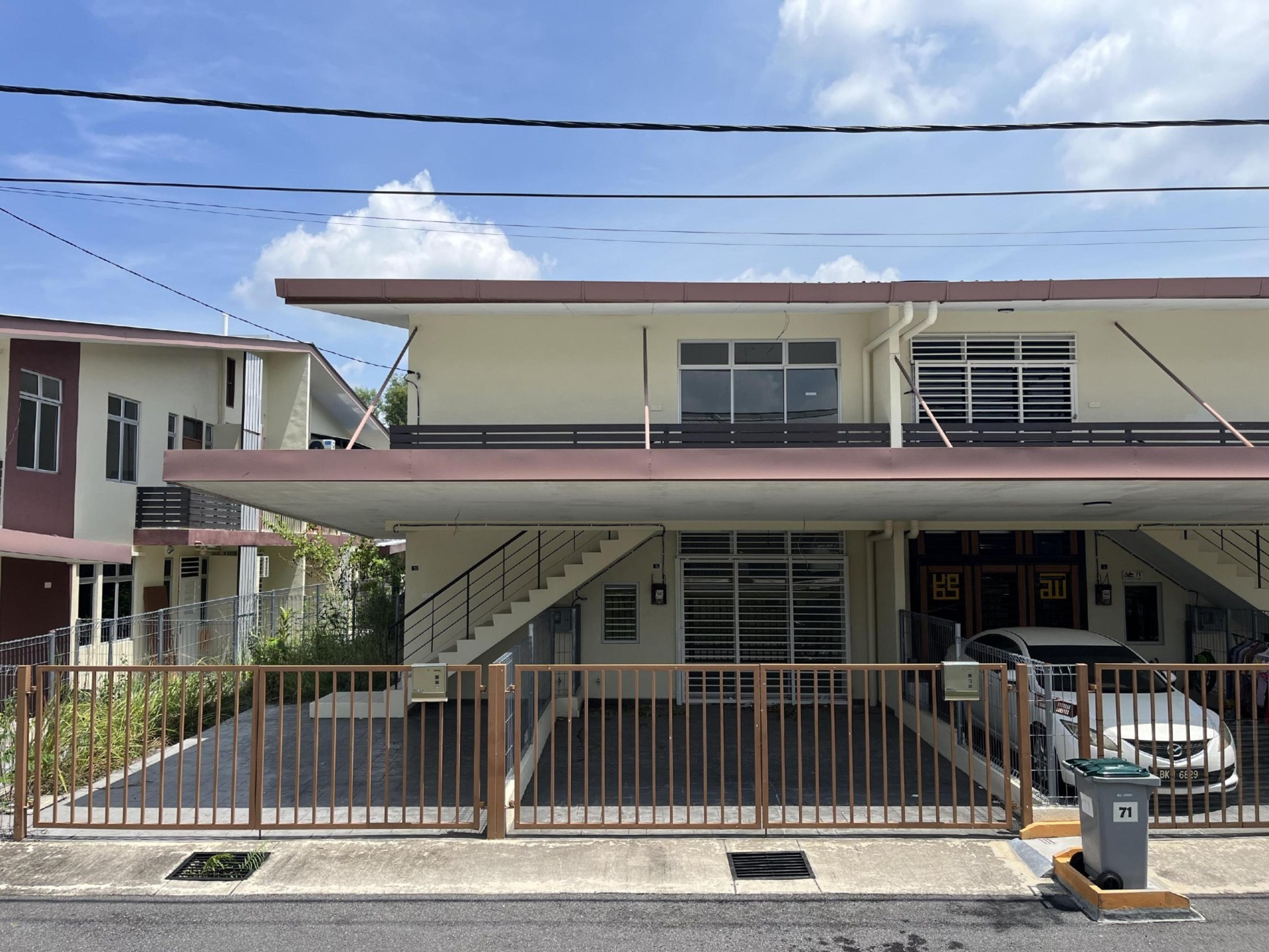 FREEHOLD | Ground Floor Townhouse Aman Kasa Height