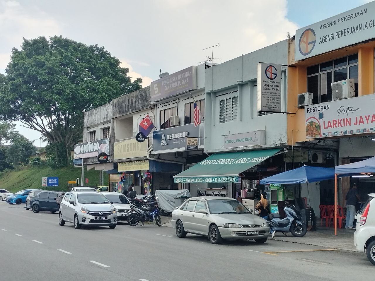 SP115 - RUMAH KEDAI 2 TINGKAT - TAMAN LARKIN JAYA JOHOR BAHARU.