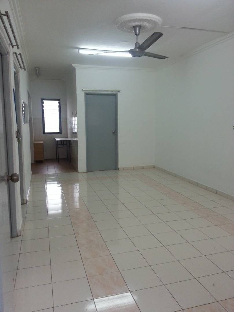 Flat Taman Kinrara FOR SALE