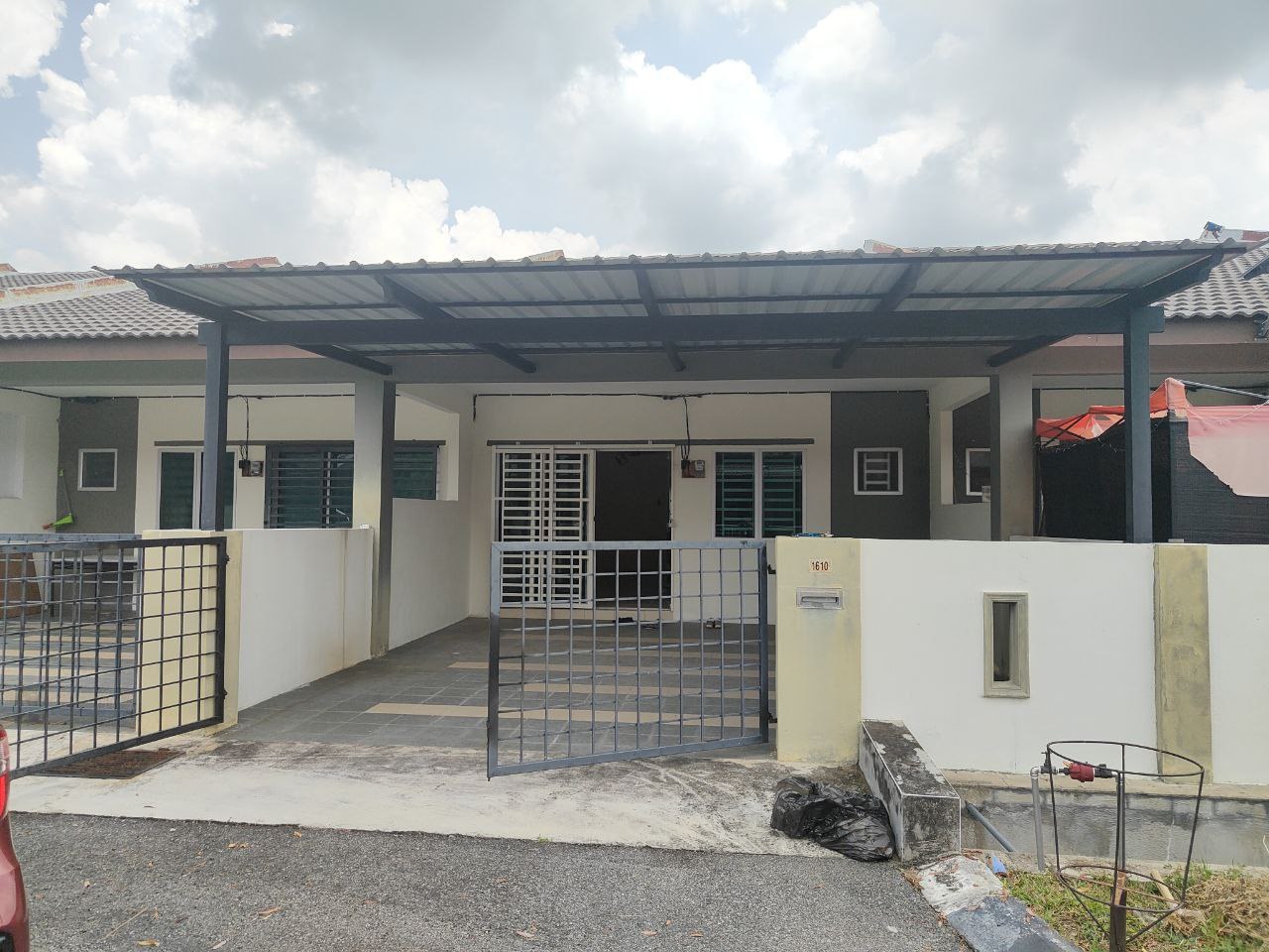 SP01 - RUMAH TERES SETINGKAT - BANDAR BARU SITIAWAN PERAK.