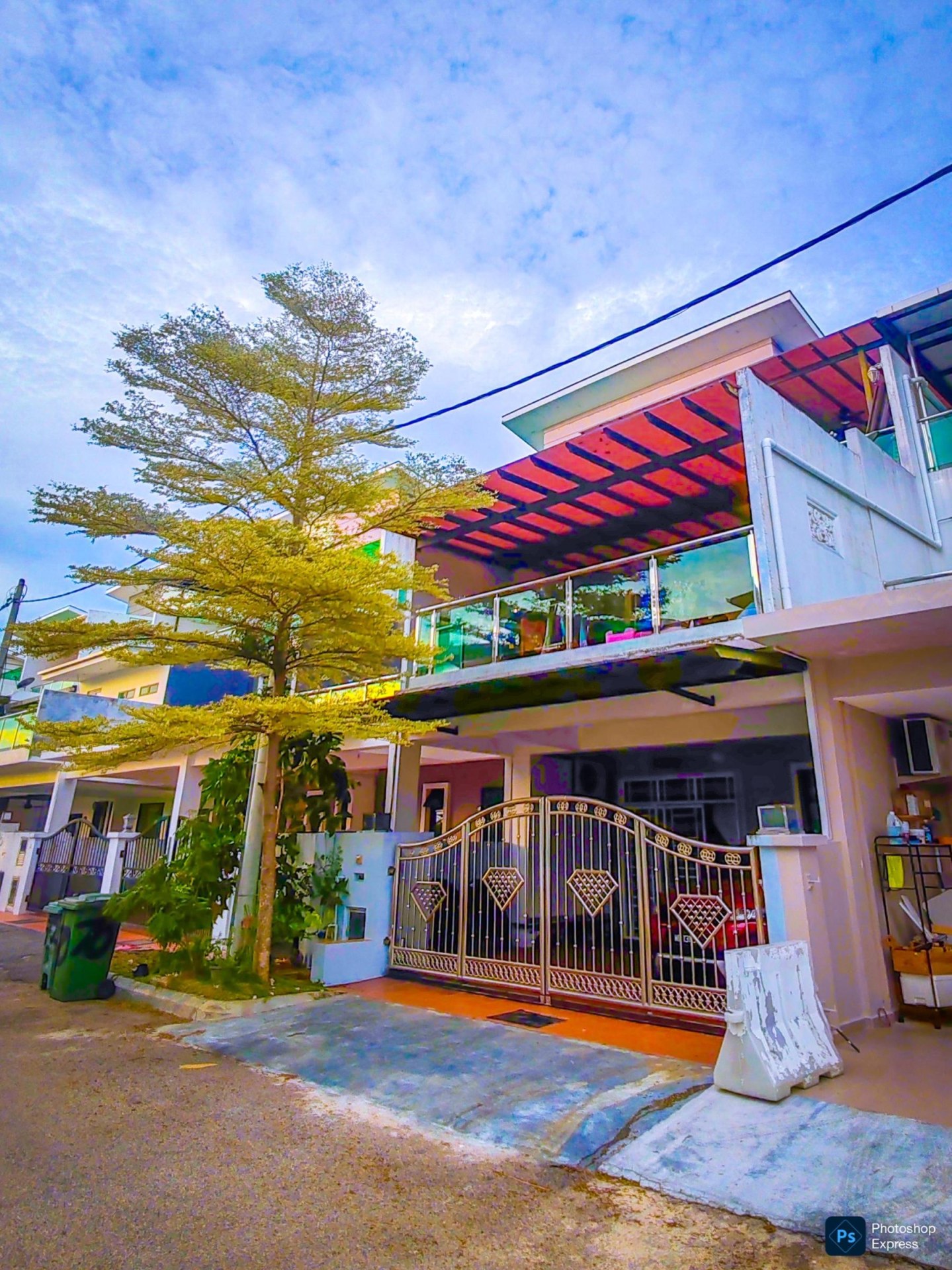 GATED AND GUARDED 3 STOREY Taman Limbongan Indah