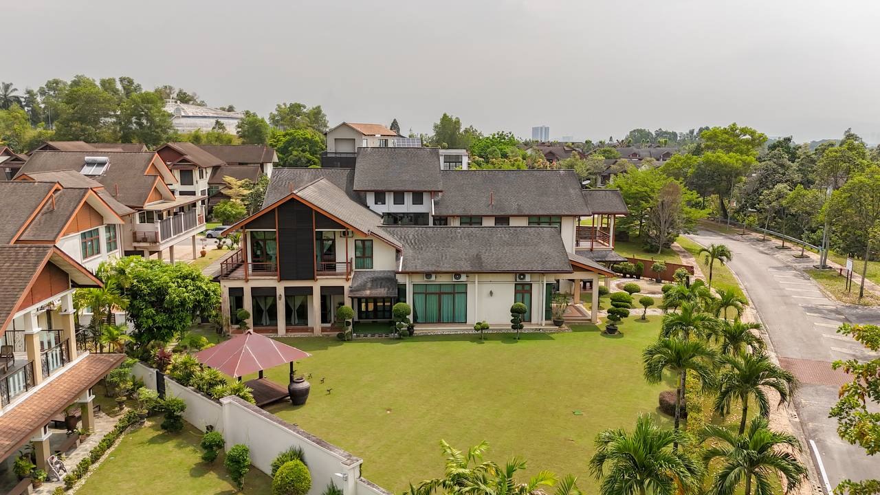 Bungalow D'Puncak Bukit Jelutong (18,223 Sqft Land Size)
