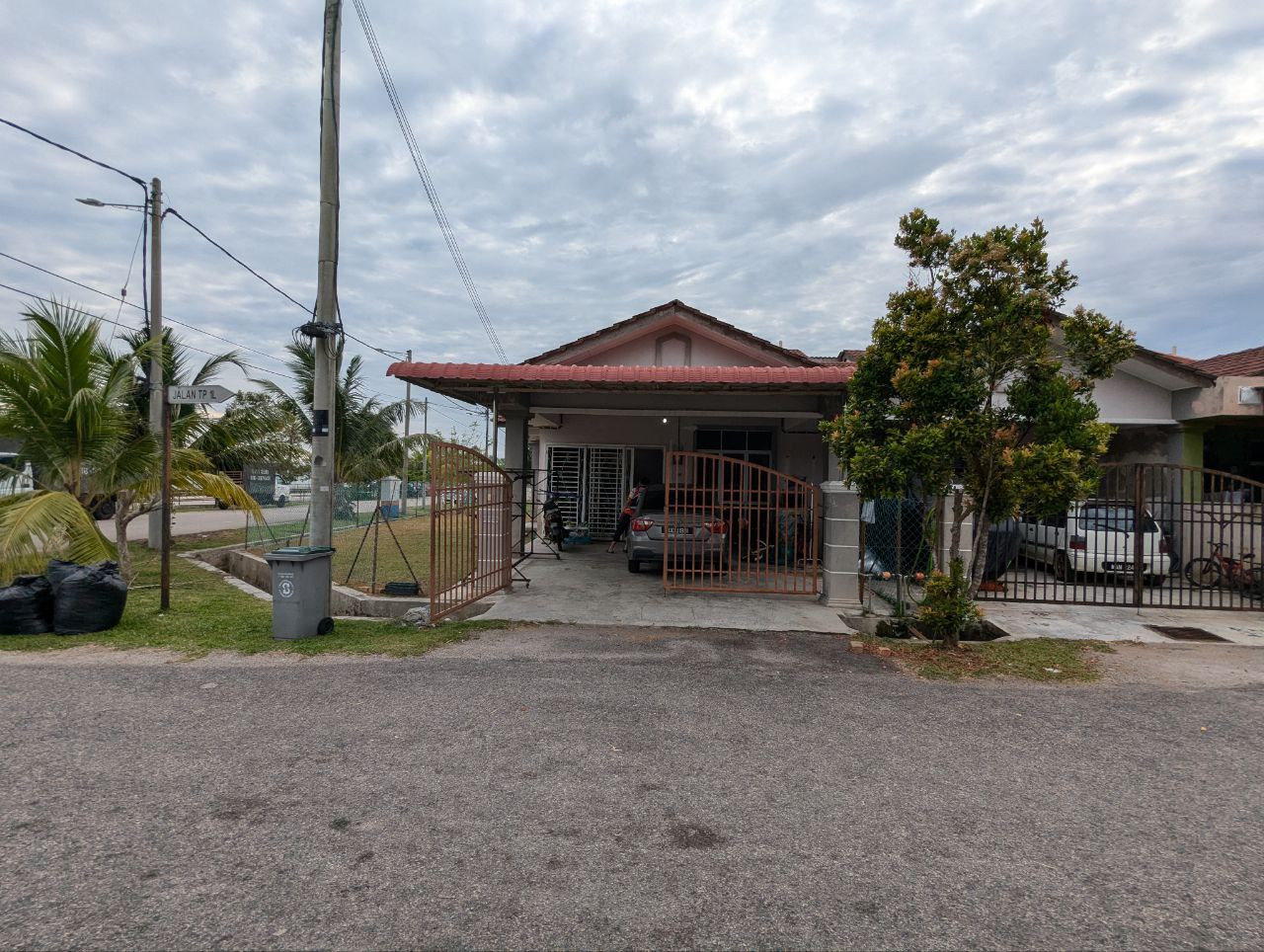 Corner Lot : Rumah Teres Setingkat.Tmn Tuah Perdana Bkt Katil,Melaka
